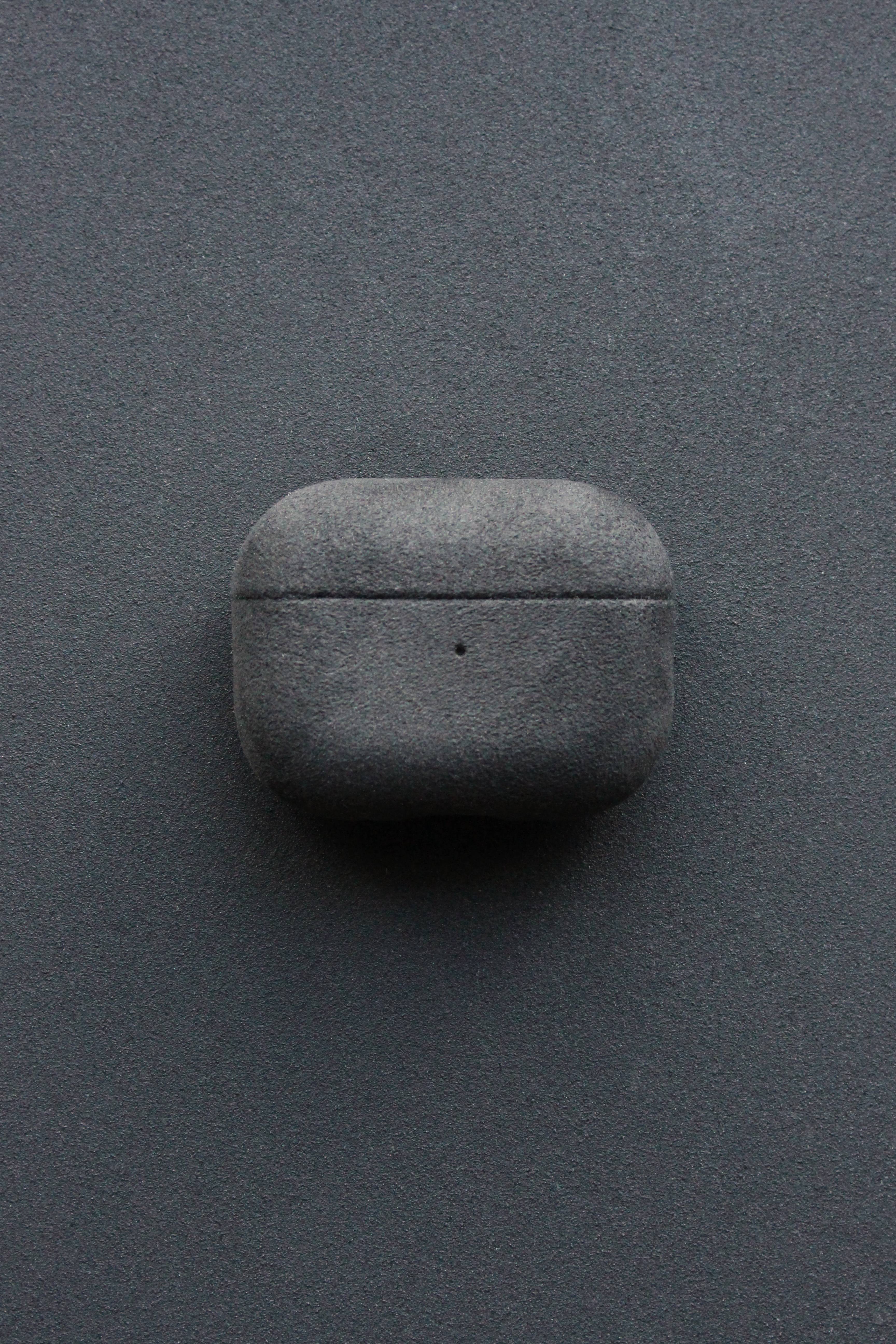 CORZA PODS Alcantara AirPods Case - Dark Gray